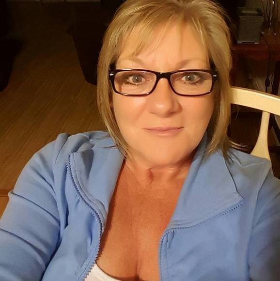 Meet your Posher, Debbie - Picture 1 of 1